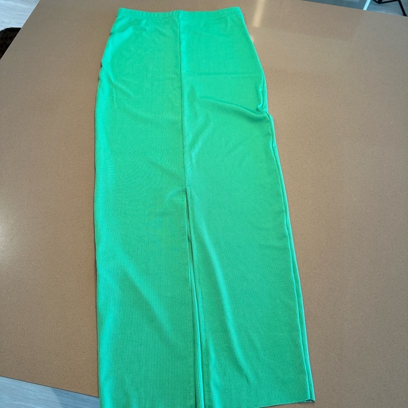 New!!! Two pieces long maxi pencil skirt & bralette top in green - Picture 10 of 11